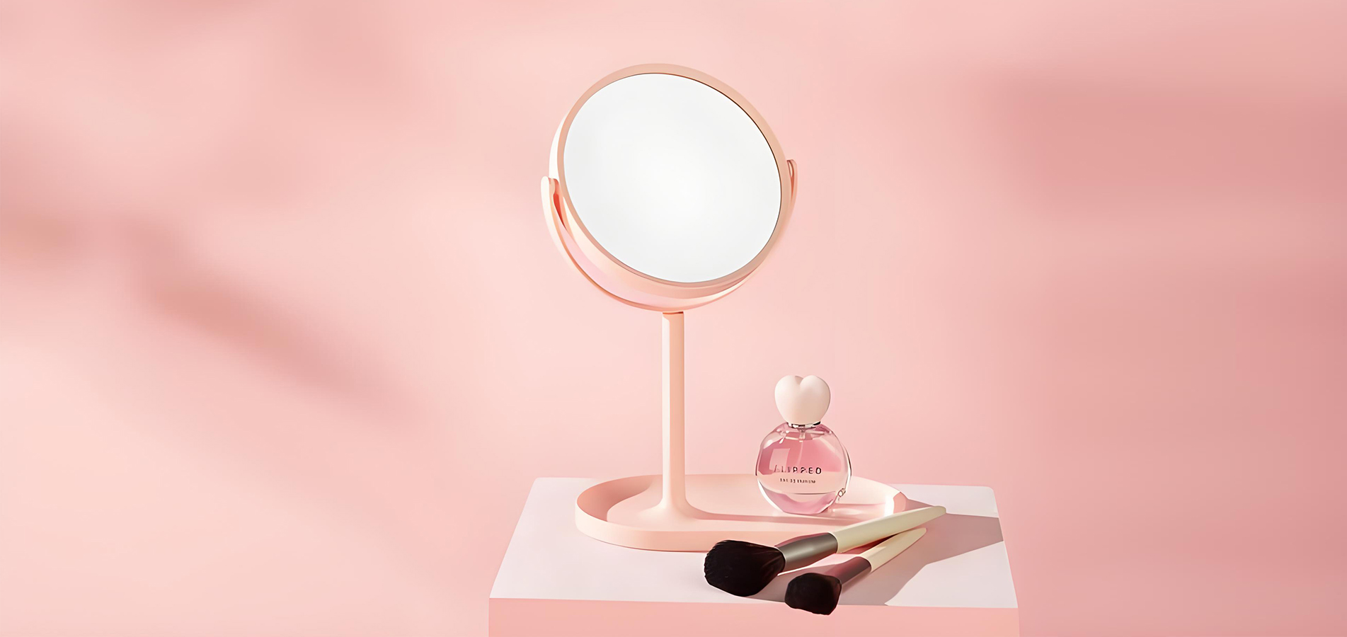 Cosmetic mirror